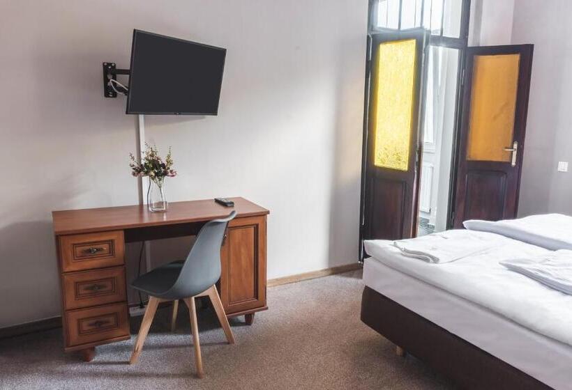 اتاق لوکس, Perła świeradowa