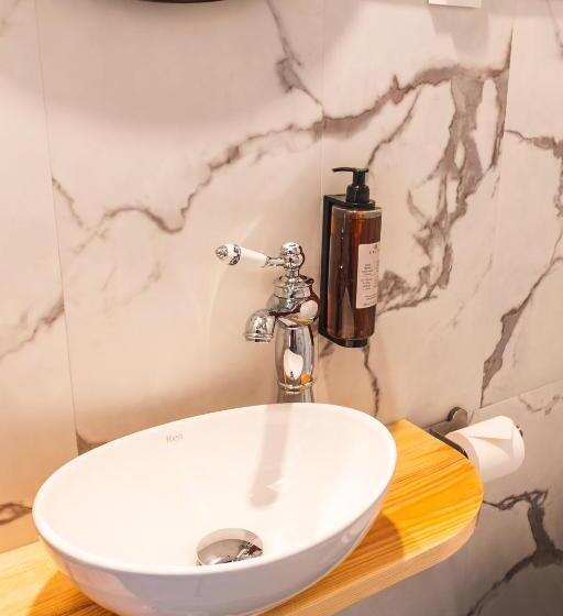 اتاق لوکس, Perła świeradowa