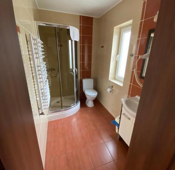 带阳台的三人标准间, Pod Brzozka