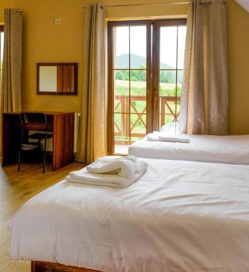 חדר דלוקס לשלושה, Pod Chmielarzem