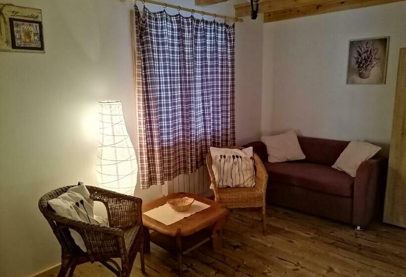 标准间, Siedlisko Zakucie