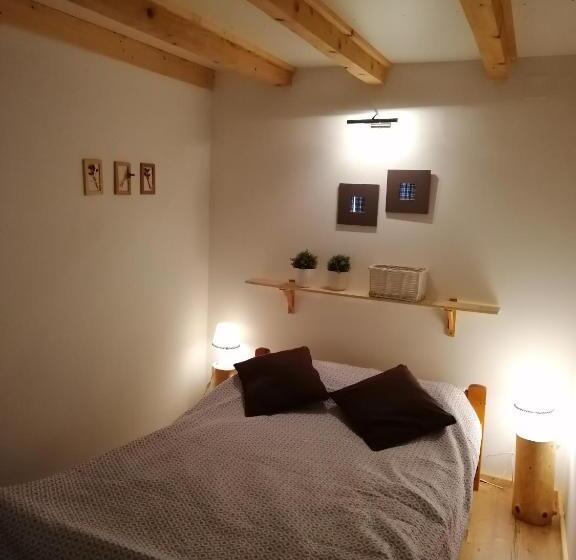 标准间, Siedlisko Zakucie