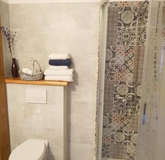 家庭间, Siedlisko Zakucie