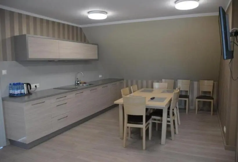 ２ベッドルームアパートメント, Emef Centrum Szkoleniowo Serwisowe