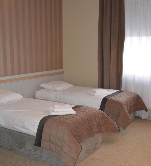 חדר סטנדרט לשלושה, Emef Centrum Szkoleniowo Serwisowe