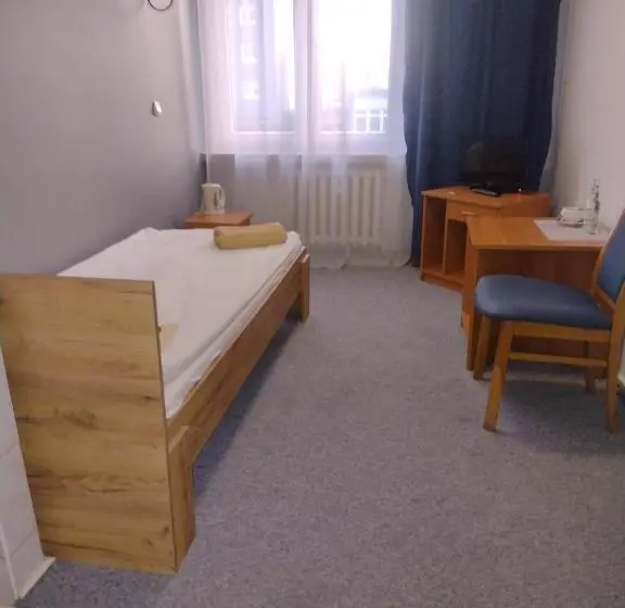 浴室共有シングルベーシックルーム, Hostel Barbórka