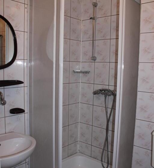 חדר סטנדרט לשלושה, Hostel Barbórka