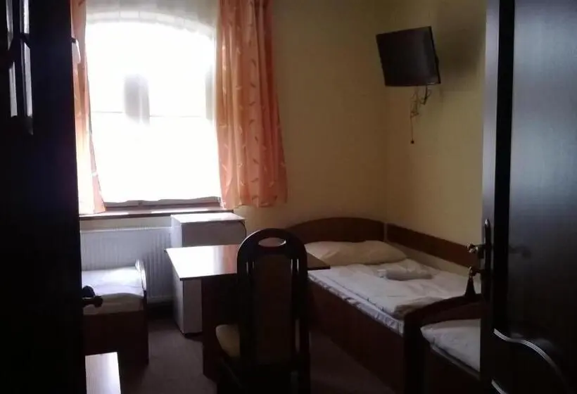 Standard Kolmen Hengen Huone, Hostel Miłosz