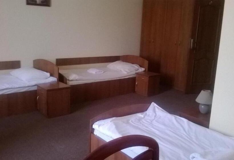 スタンダードトリプルルーム, Hostel Miłosz