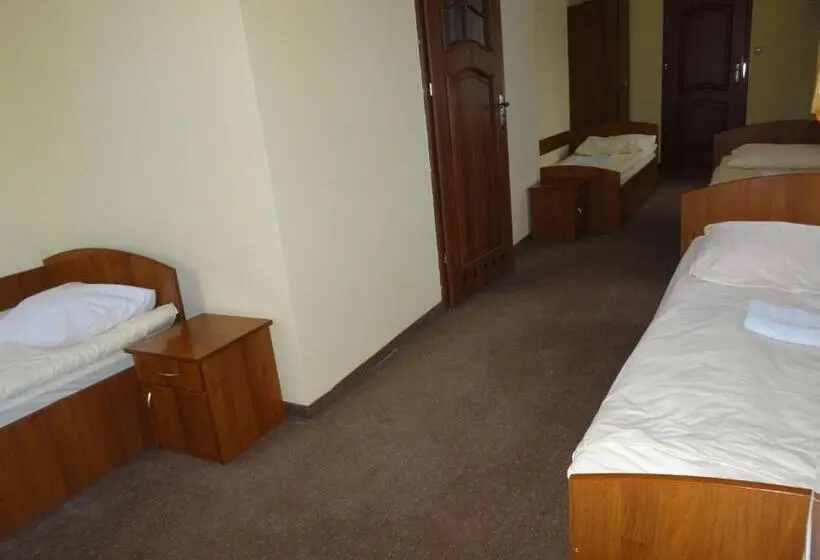 Standard Neljän Hengen Huone, Hostel Miłosz