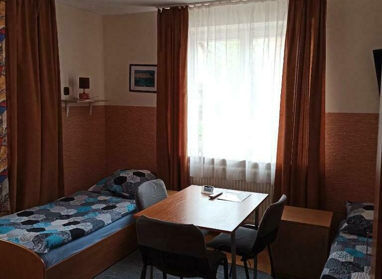 اتاق استاندارد چهارنفره با بالکن, Noclegi Słodki Sen 1