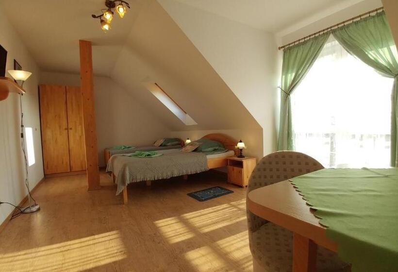 Апартаменты 1 Спальня с Балконом, Dworek Słoneczko