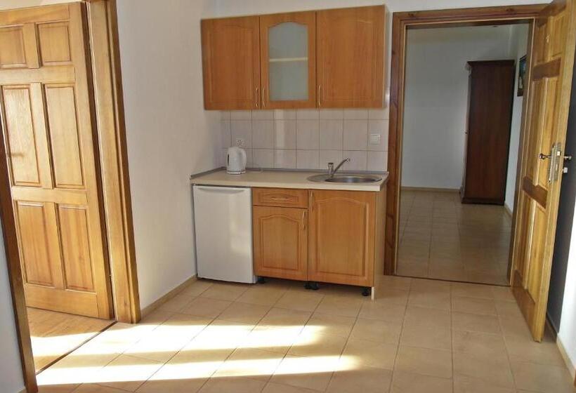 Люкс, Dworek Słoneczko