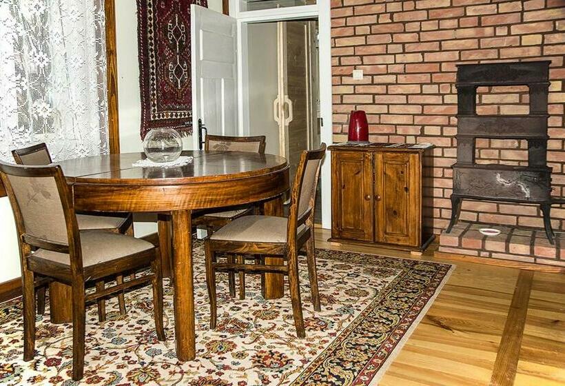 منزل غرفة نوم واحدة, Grenlanda