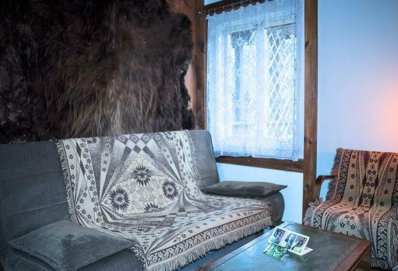 منزل غرفة نوم واحدة, Grenlanda