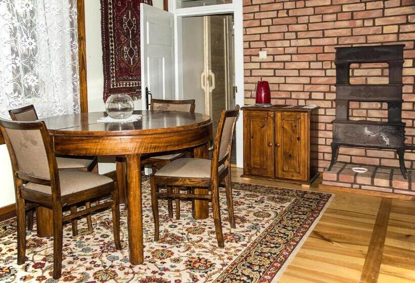 منزل غرفة نوم واحدة, Grenlanda