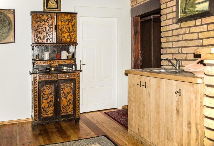 منزل غرفتين نوم, Grenlanda