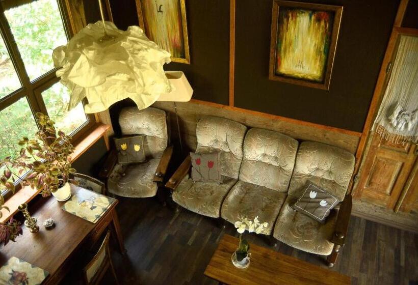 جناح عائلي, Grenlanda