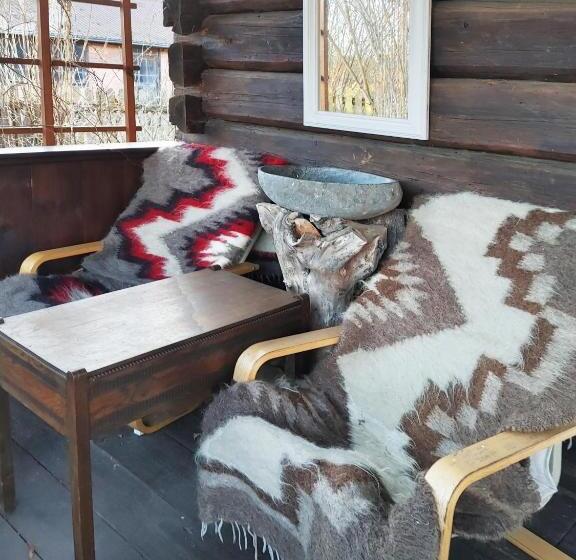 منزل غرفة نوم واحدة, Grenlanda