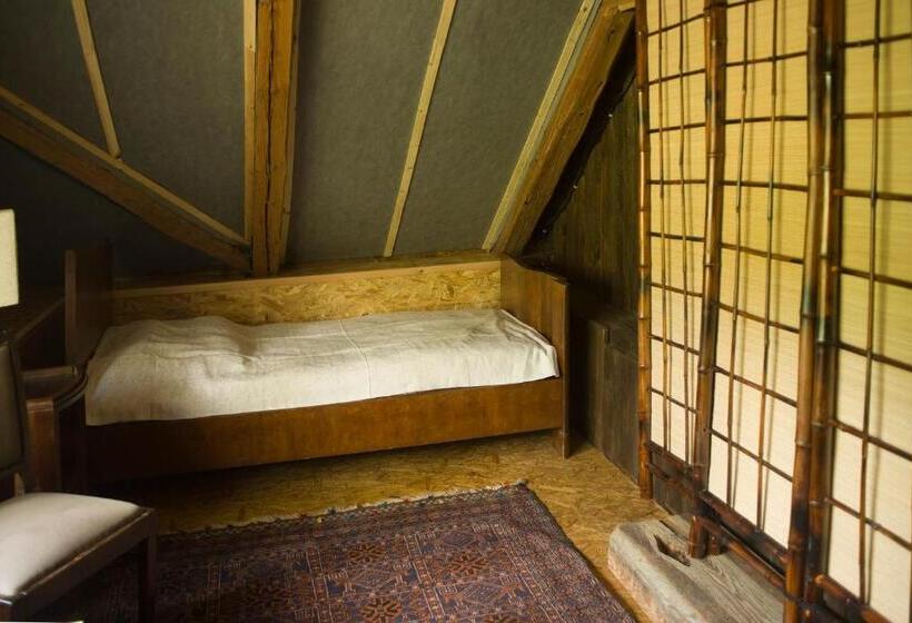 جناح عائلي, Grenlanda