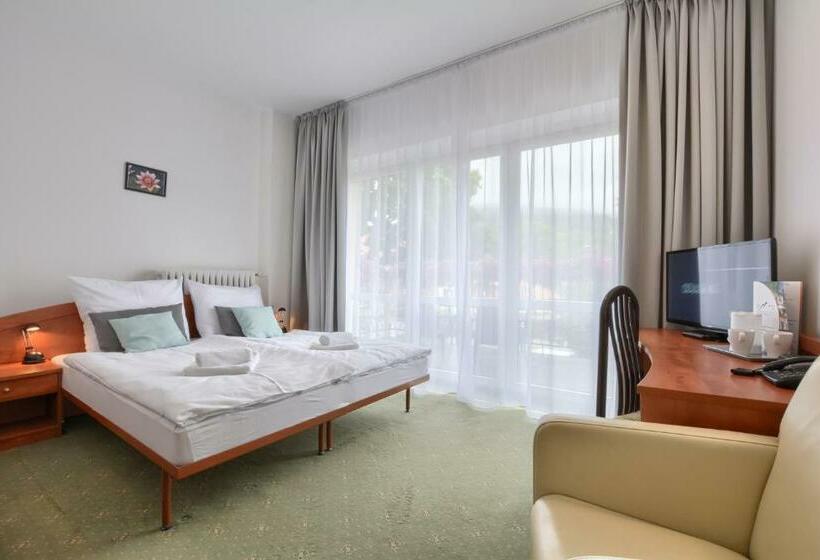 Номер Стандарт, Kryształ