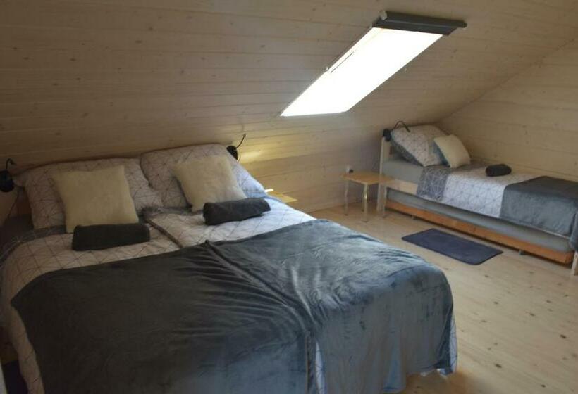 חדר סטנדרט לארבעה, Noclegi święta Katarzyna ,, Pod Jeleniami Prawdziwymi