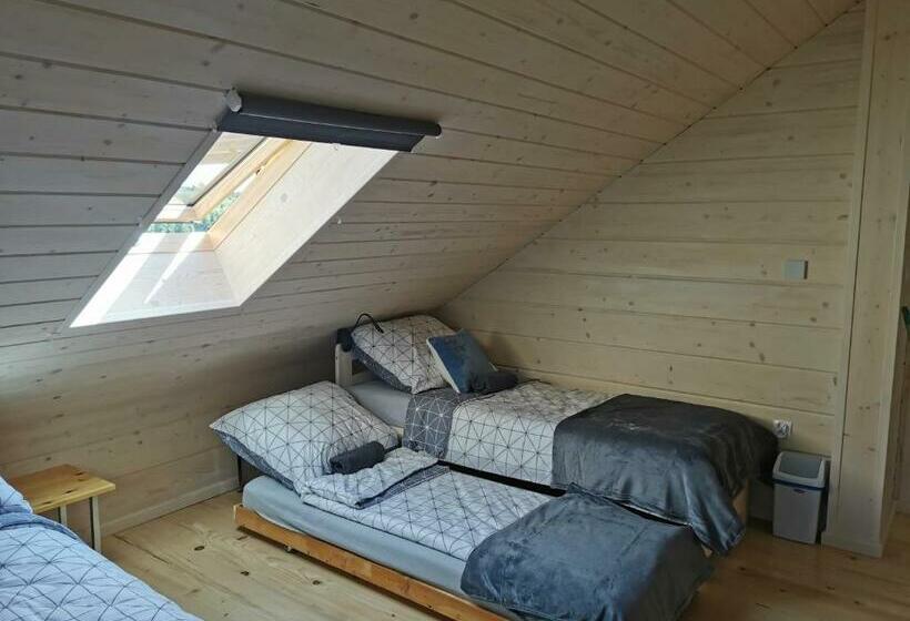 חדר סטנדרט לארבעה, Noclegi święta Katarzyna ,, Pod Jeleniami Prawdziwymi