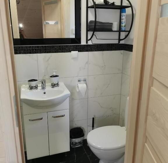 חדר סטנדרט לארבעה, Noclegi święta Katarzyna ,, Pod Jeleniami Prawdziwymi