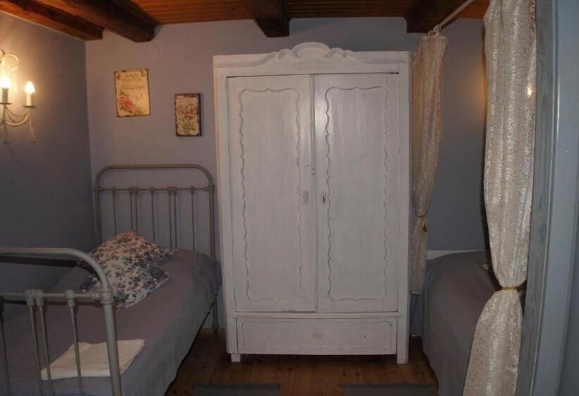 חדר סטנדרט לשלושה, Pensjonat Nostalgia