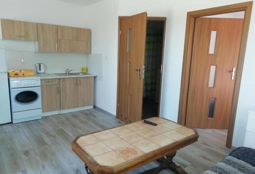 בקתת חדר, Pokoje Gościnne Strażnica