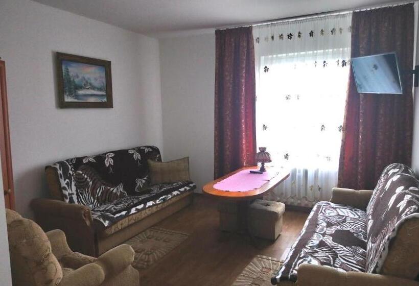 סטודיו משפחתי, Pokoje Gościnne Strażnica