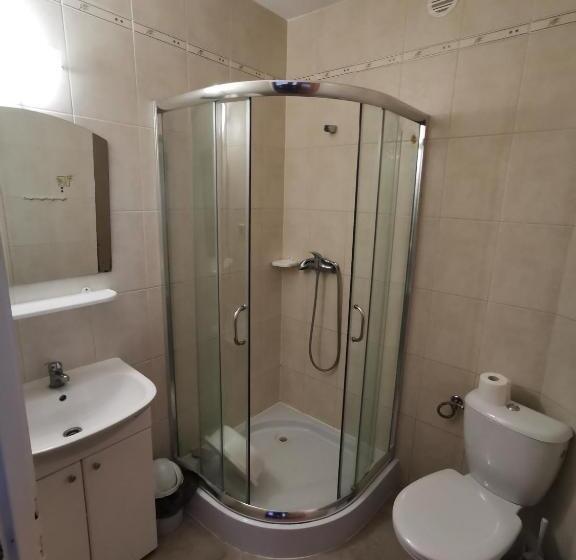 חדר סטנדרט לארבעה, Pokoje Gościnne Strażnica