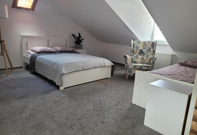 Апартаменты 2 Спальни, Pokoje Gościnne Strażnica