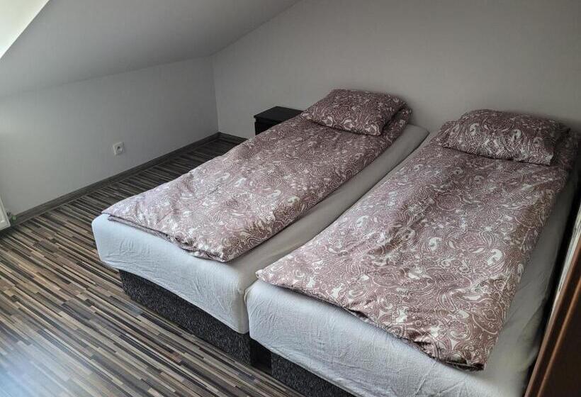 דירת שני חדרים, Pokoje Gościnne Strażnica