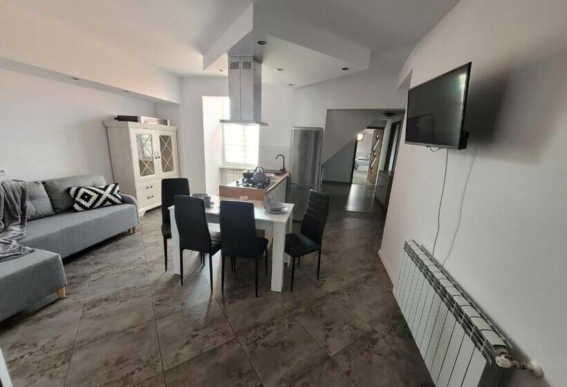 Апартаменты 2 Спальни, Pokoje Gościnne Strażnica