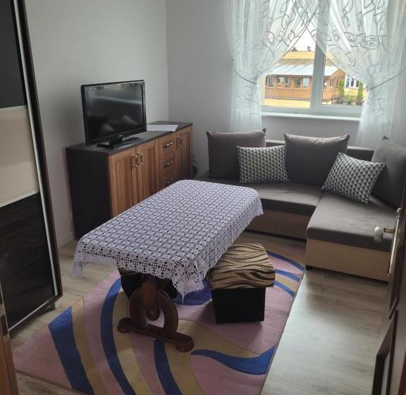 Апартаменты 2 Спальни, Pokoje Gościnne Strażnica