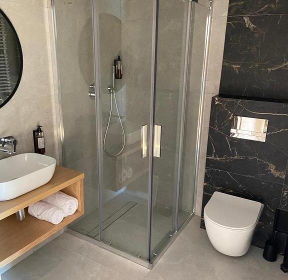 غرفة أساسية, Sebory