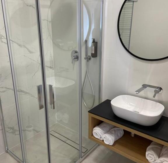 غرفة قياسية, Sebory