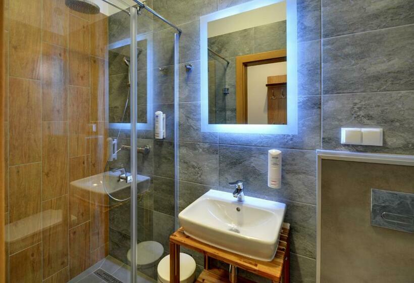 חדר סטנדרט, Nocleg Em