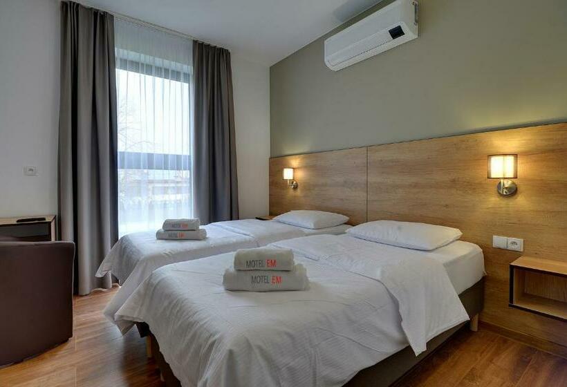 חדר סטנדרט, Nocleg Em