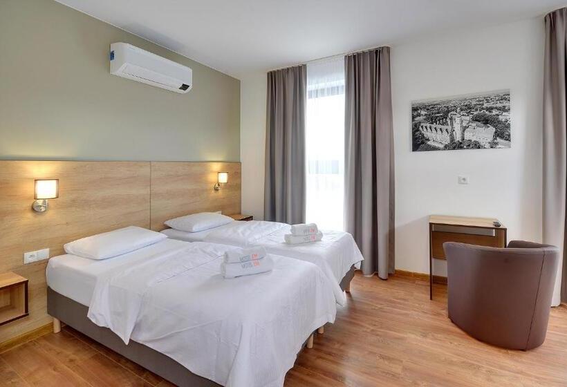 חדר סטנדרט, Nocleg Em