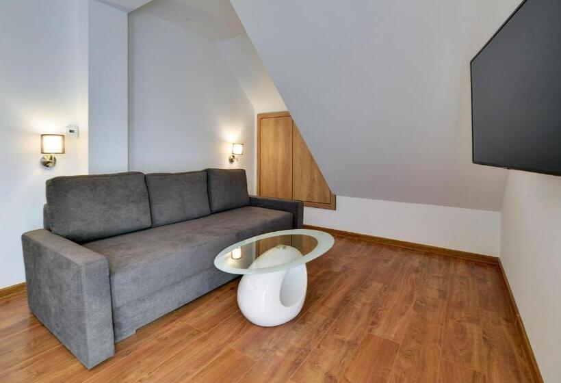 דירת חדר, Nocleg Em