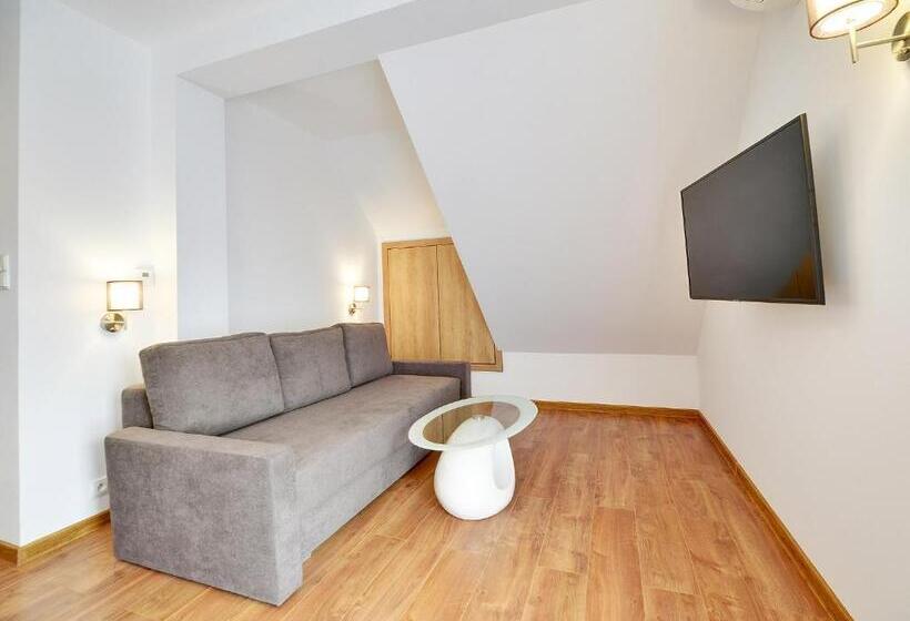 דירת חדר, Nocleg Em