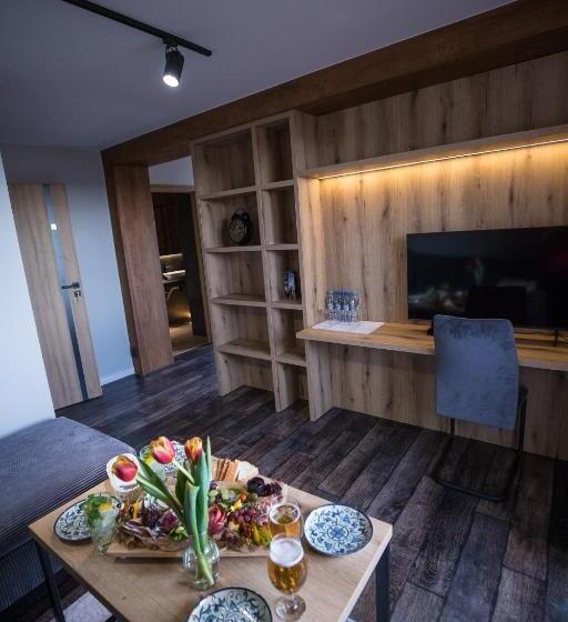 شقة غرفة نوم واحدة مزودة بشُرفة, Na Górce