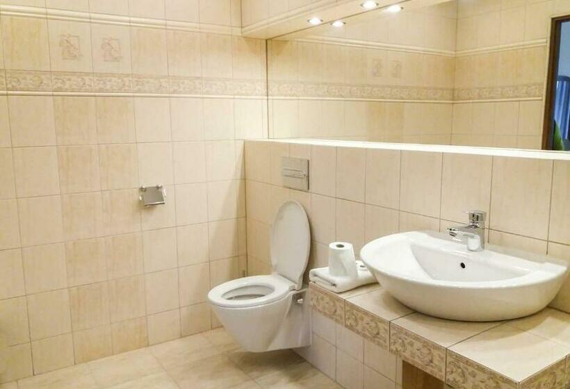 جناح, Ośrodek Natura