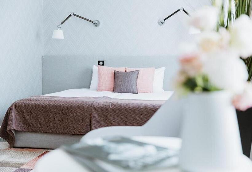 标准间, Pałac łebunia