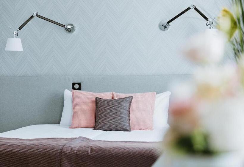 标准间, Pałac łebunia