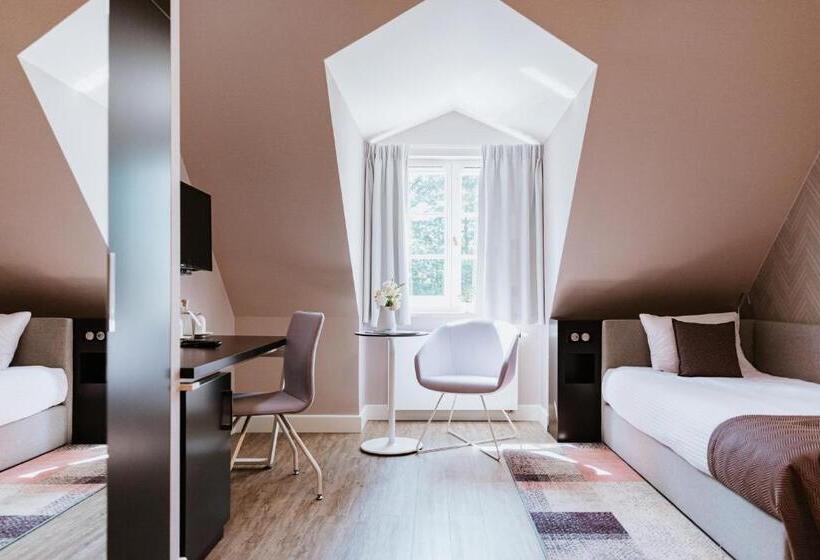 标准间, Pałac łebunia