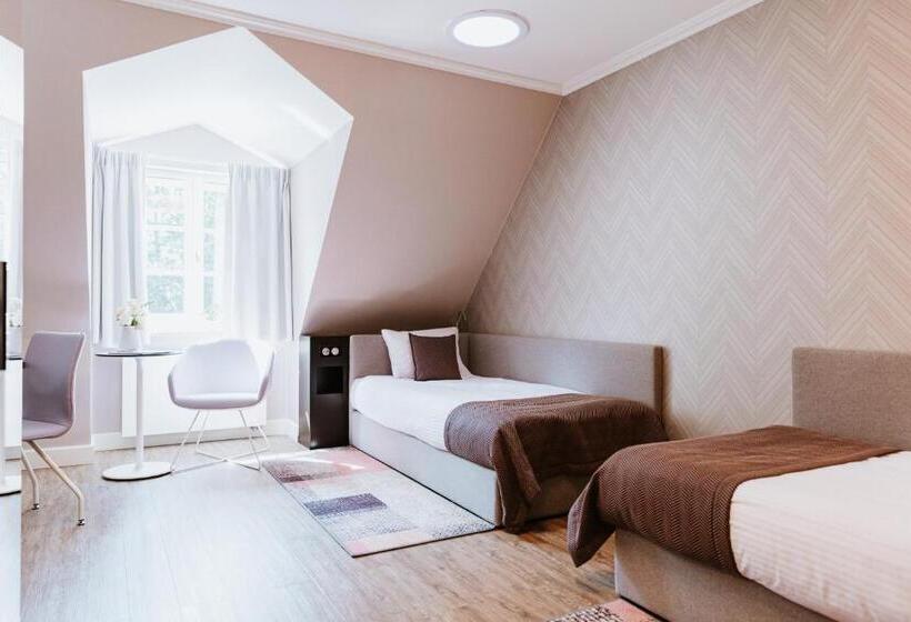 标准间, Pałac łebunia