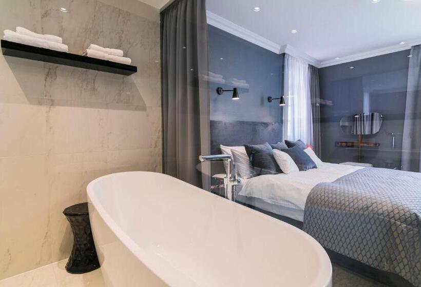 带1个卧室的带阳台的公寓, Pałac łebunia